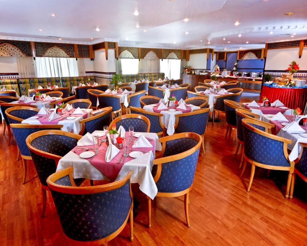 Landmark Hotel Dubái Restaurante foto
